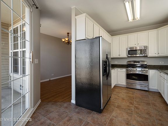 5th image of 15 E Illinois Ave #15
