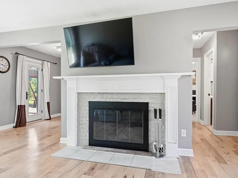 16195 Madoline St — Photo 8