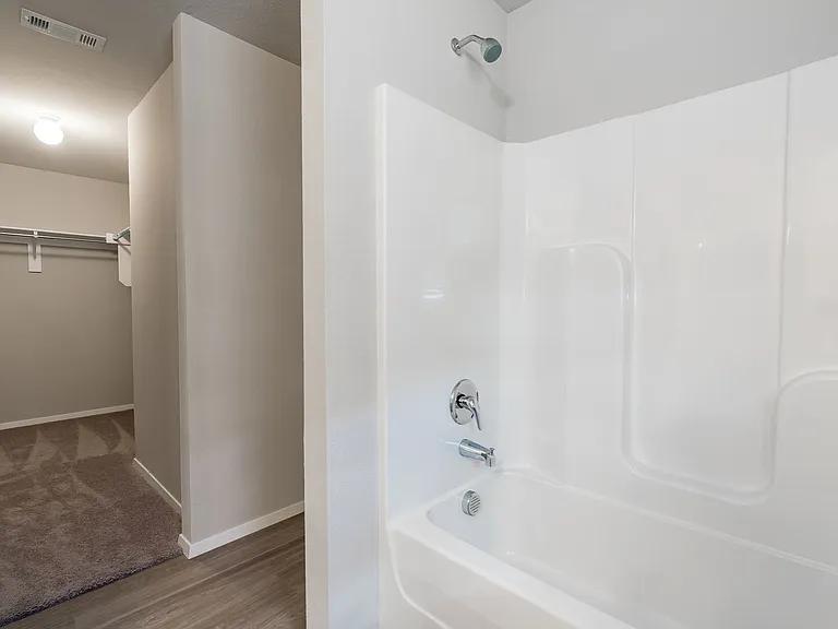 1721 Forest Dr — Photo 14