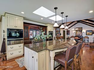 1506 Northwind Rd, Indian Hills, KY 40207