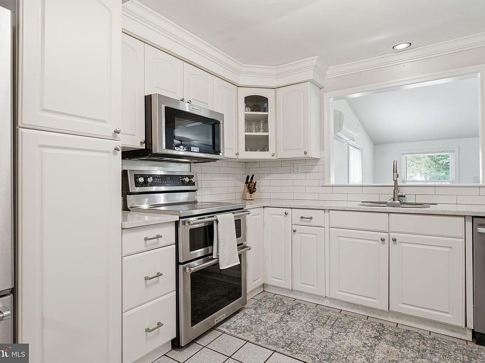 1st image of 321 Almshouse Rd