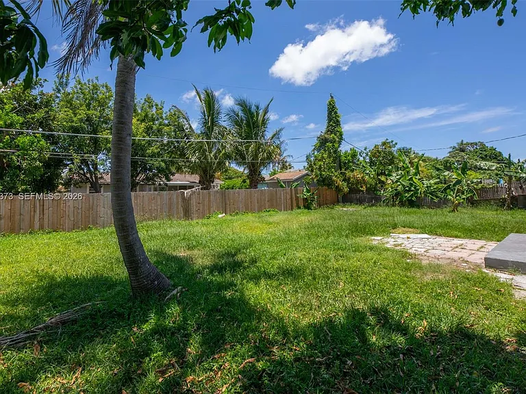 3327 Sapphire Rd — Photo 32