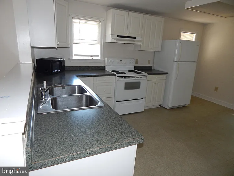 507 W John St #C — Photo 2