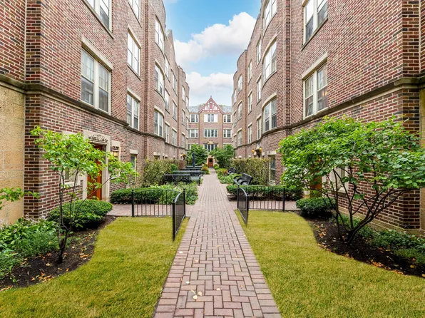 1120 Washington Blvd APT 3B, Oak Park, IL 60302