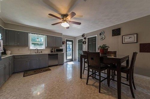 3rd image of 160 Benny Ave