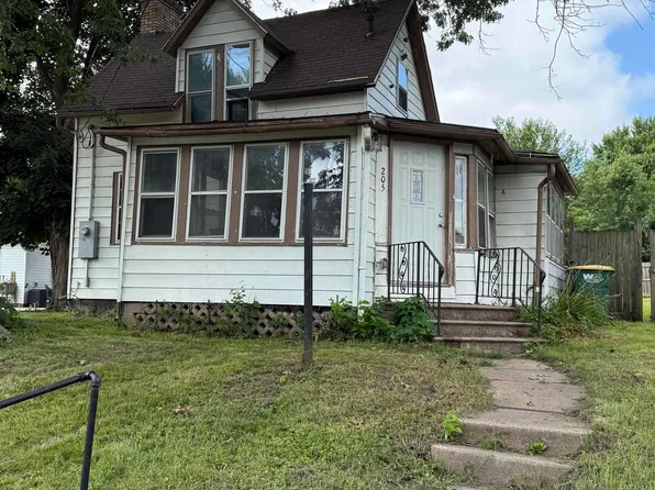 205 W Briney St, What Cheer, IA 50268