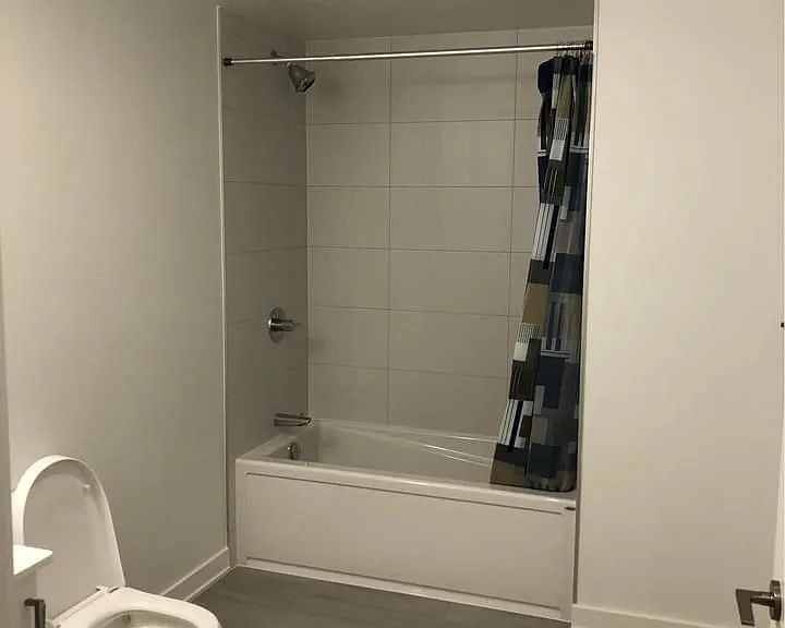 681 Yonge St #103 — Photo 8