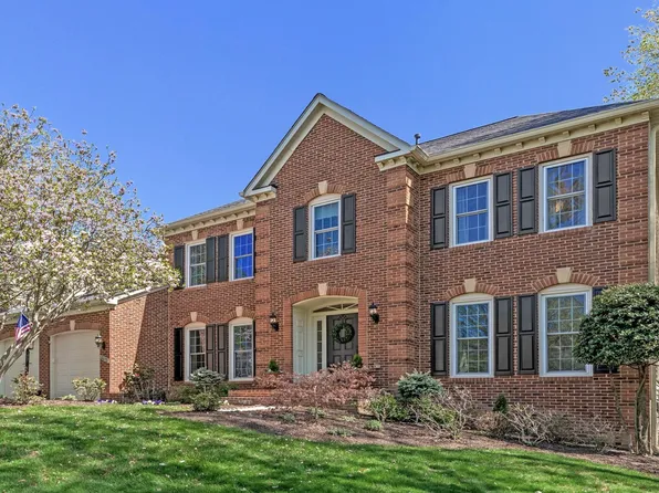 12693 Valley Oaks Ct, Fairfax, VA 22033