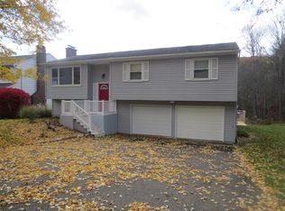 823 Jennifer Ln, Endicott, NY 13760