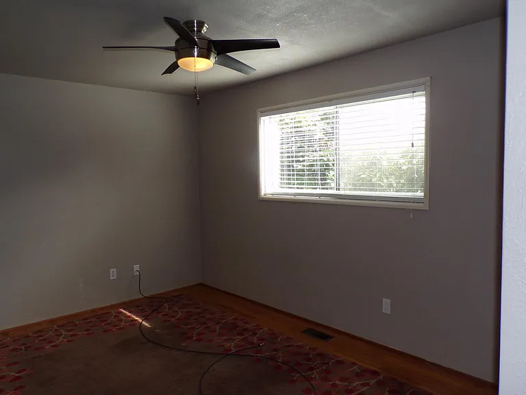 2740 NW Stewart St — Photo 24
