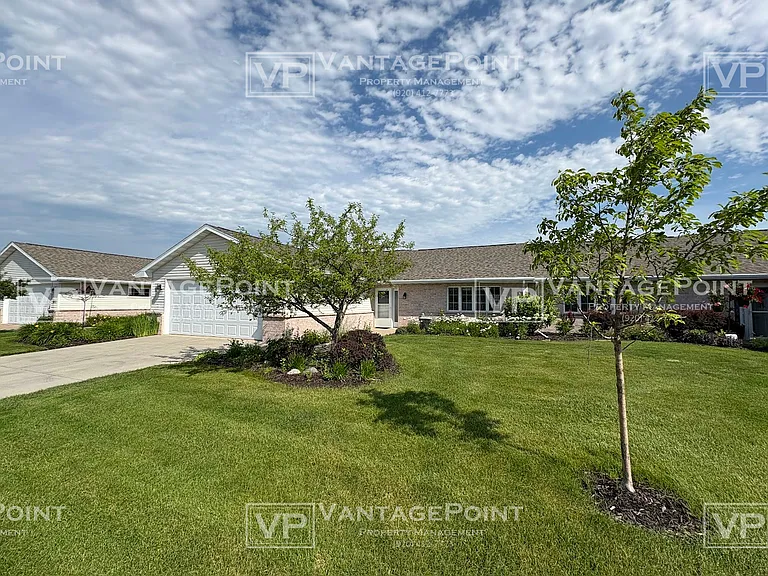 1684 Twin Lakes Cir #1 — Photo 31