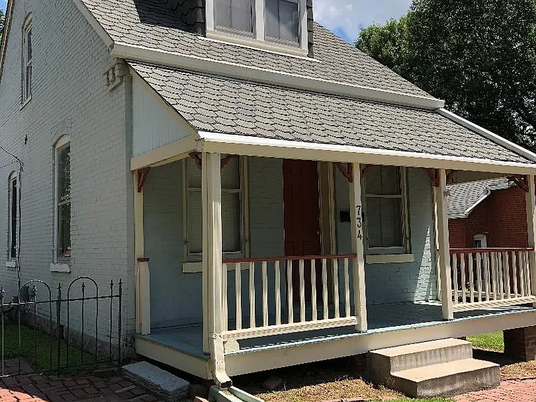 734 Tompkins St — Photo 2