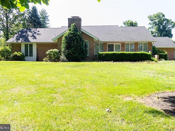 4th image of 6904 Fairway Dr E