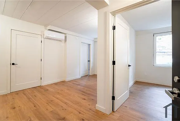 4 bed, $3,856 — Photo 4