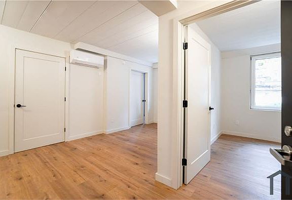4th image of 2252 Aqueduct Ave E #4B