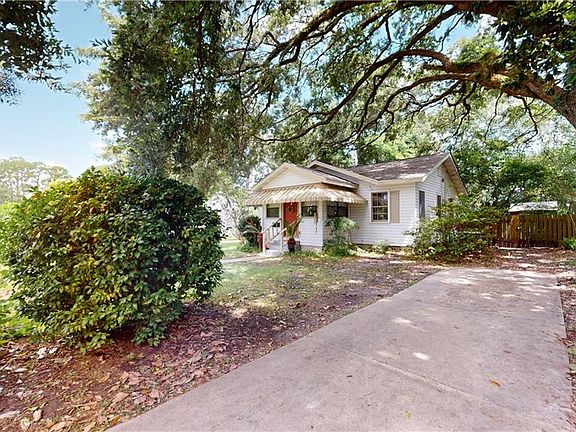2nd image of 3012 Baronne St