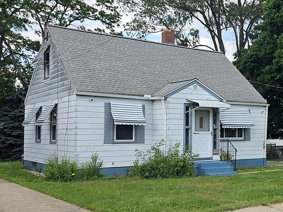 2nd image of 2352 Fairmount Pkwy