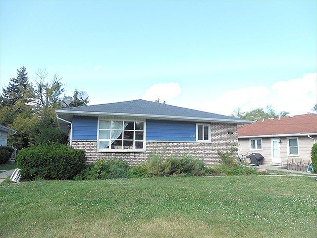1st image of 2610 Northfield Ave
