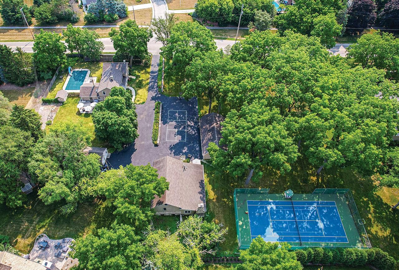 2805 North Barker ROAD, Brookfield, WI 53045 MLS 1842375 Zillow