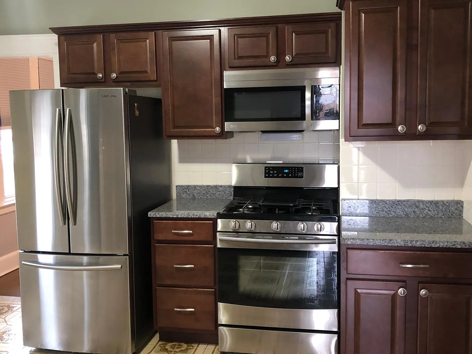 2 bed, 1100 sqft, $2,100 — Photo 4