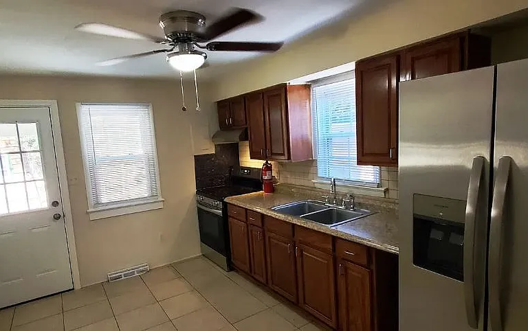 221 Fletcher St #1 — Photo 4