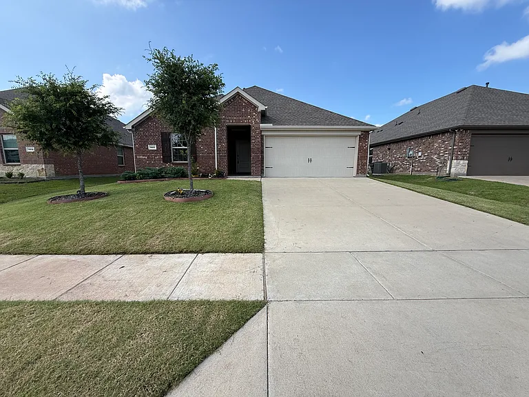 812 Honey Maple St — Photo 16