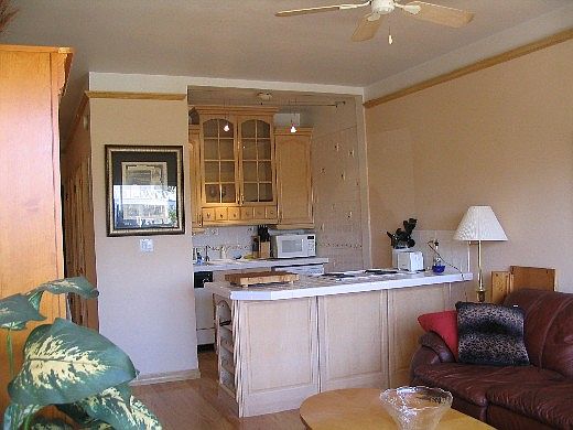 1st image of 810 SE 22nd Ave APT 103