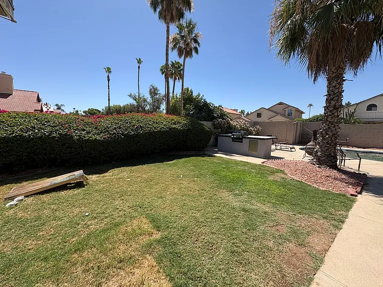7035 W Morrow Dr — Photo 19
