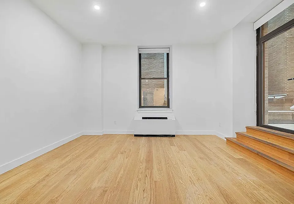 37 Wall St #2J