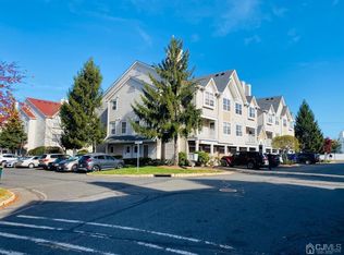 22 Prestwick Way, Edison, NJ 08820