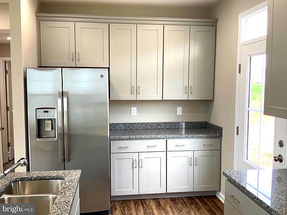 Hudson II - Kitchen