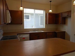 5th image of 3524 Cuddy Ln NE