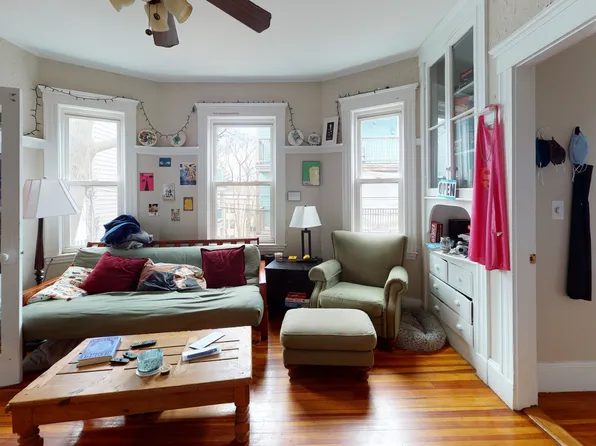 8 Olmstead St #1C, Jamaica Plain, MA 02130