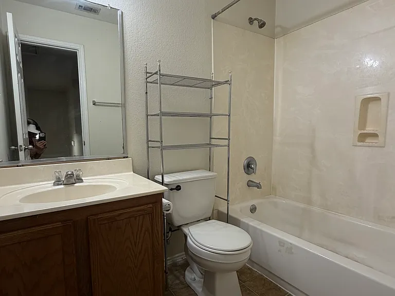 5641 Liberton Ln — Photo 10