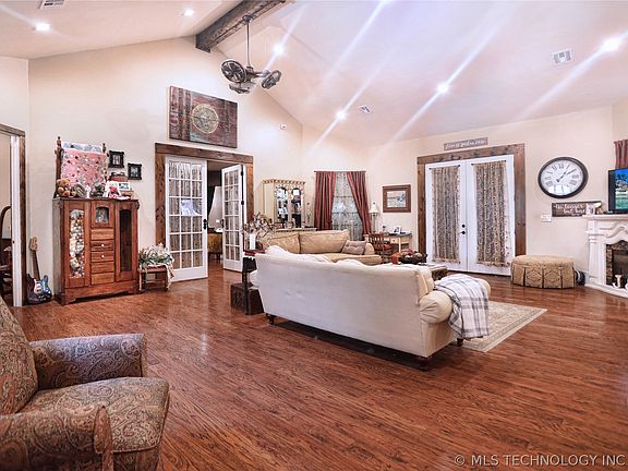 5th image of 701 Young Rd