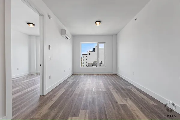 Rented by ERNY LLC | media 21