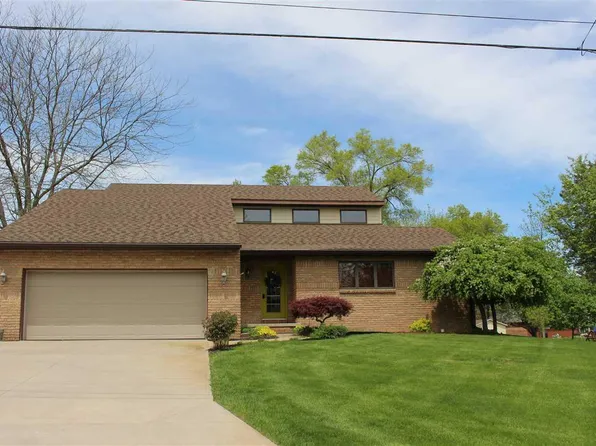 4374 Riverview Dr, Alma, MI 48801