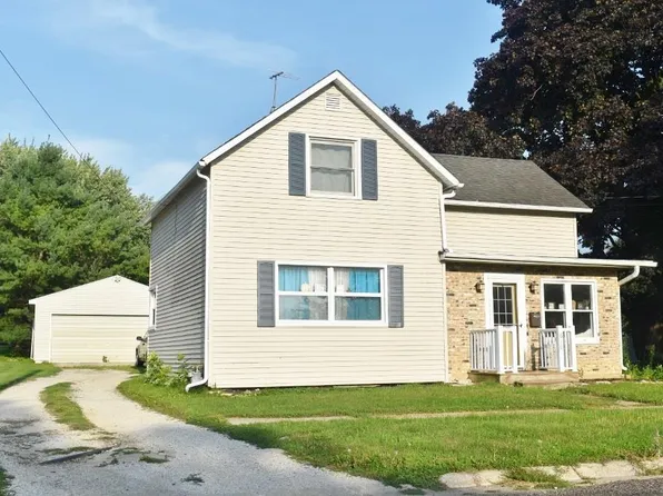 810 N Railroad St, Sumner, IA 50674