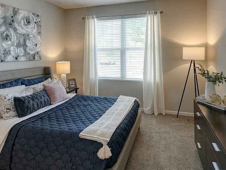 Algonquin Square Apartment Homes — Photo 8