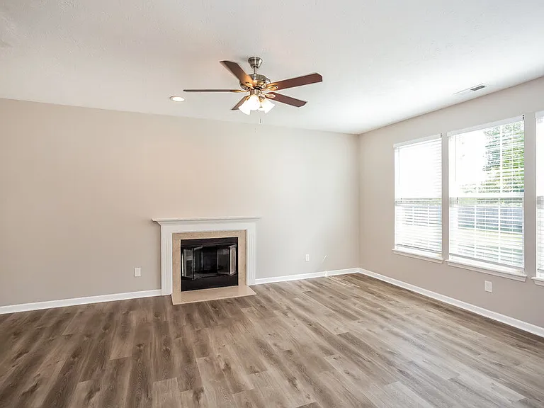 4905 Fields Blvd — Photo 5