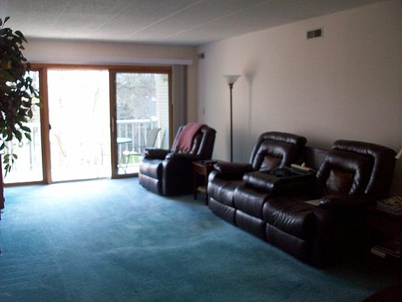 4th image of 440 E Montrose Ave APT 311