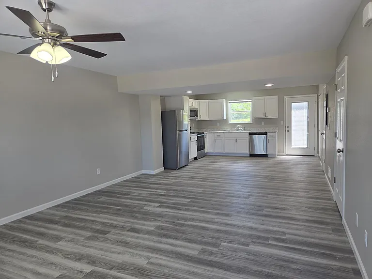 Willow Grove Apartments — Photo 46
