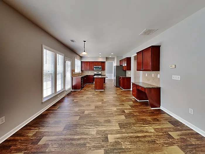 755 Earlham Dr — Photo 6