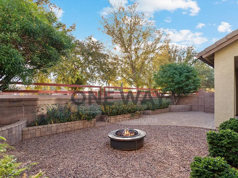 18815 E Swan Dr — Photo 25
