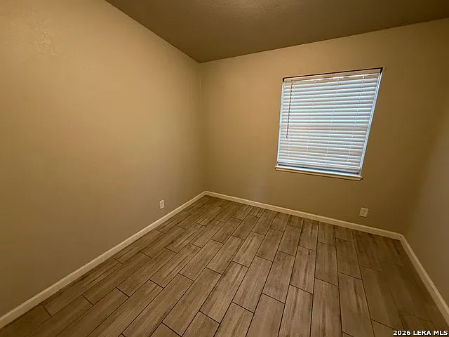 5143 Village Lawn — Photo 7