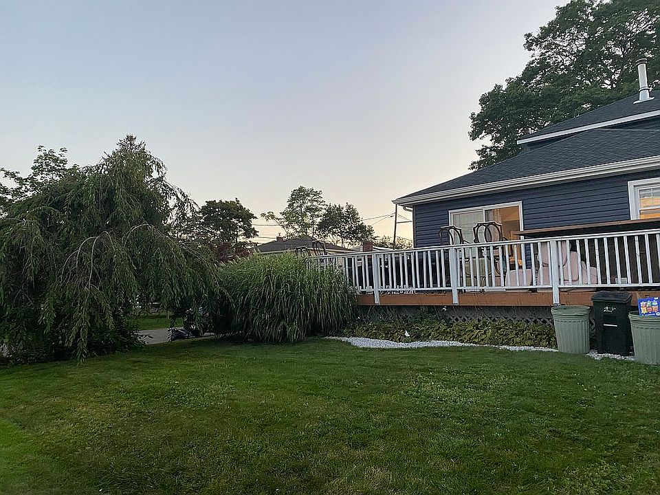 2nd image of 7 Thayer Pl