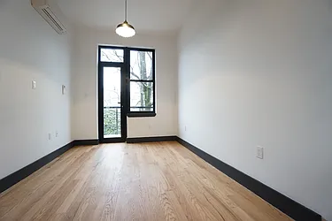 Rented by Rennit Inc.