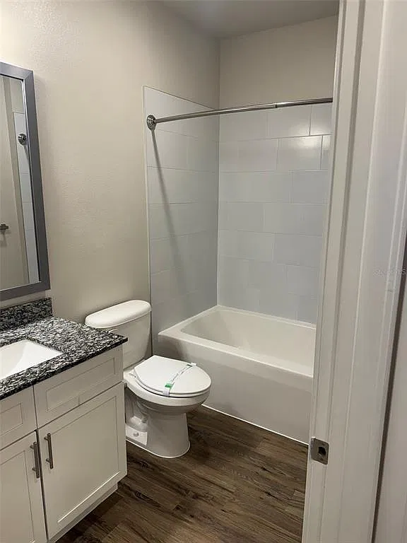1 bed, 1.0 bath, 871 sqft, $1,495 — Photo 2