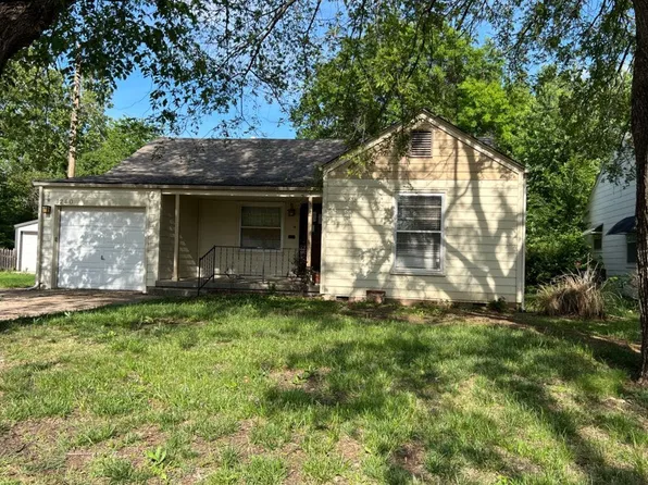 1240 N Dearborn St, Augusta, KS 67010