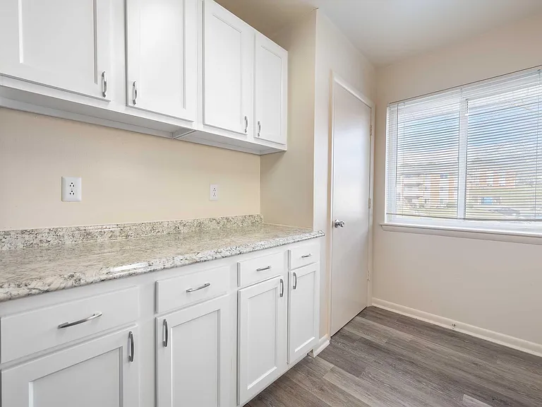 Windsor Hills Apartments — Photo 68